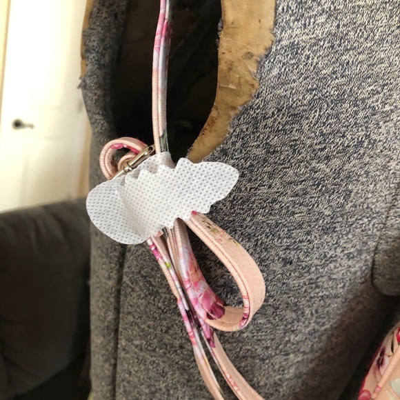 FLASH SALE  🖤🖤 FLORAL PRINT PINK TRENDY BACKPACK - Picture 2 of 10